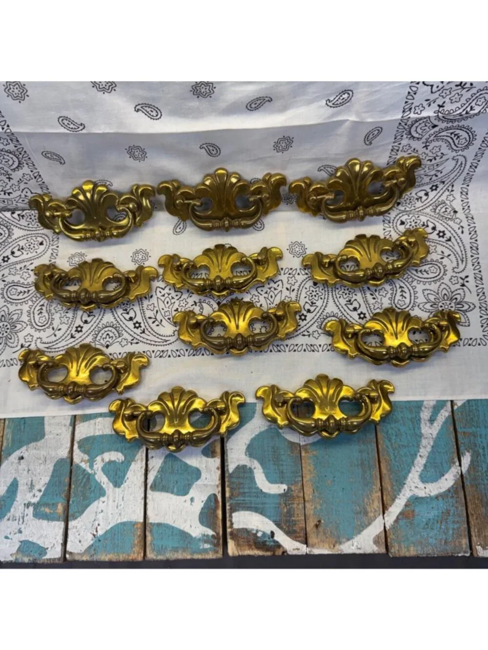 VTG Canada Chippendale-style brass batwing drawer pulls 11 Pieces CP3047